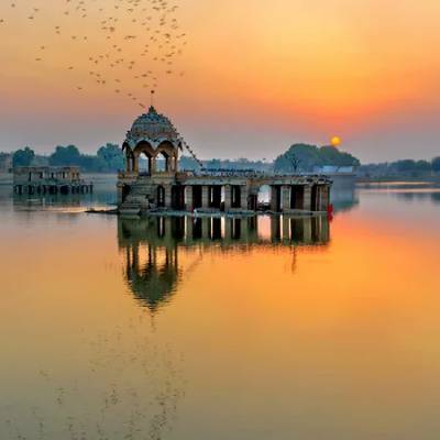 Gadsisar Lake